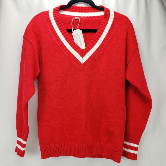 Red and White Vneck Sweater Women's Size Small NWT - Picture 1 of 5